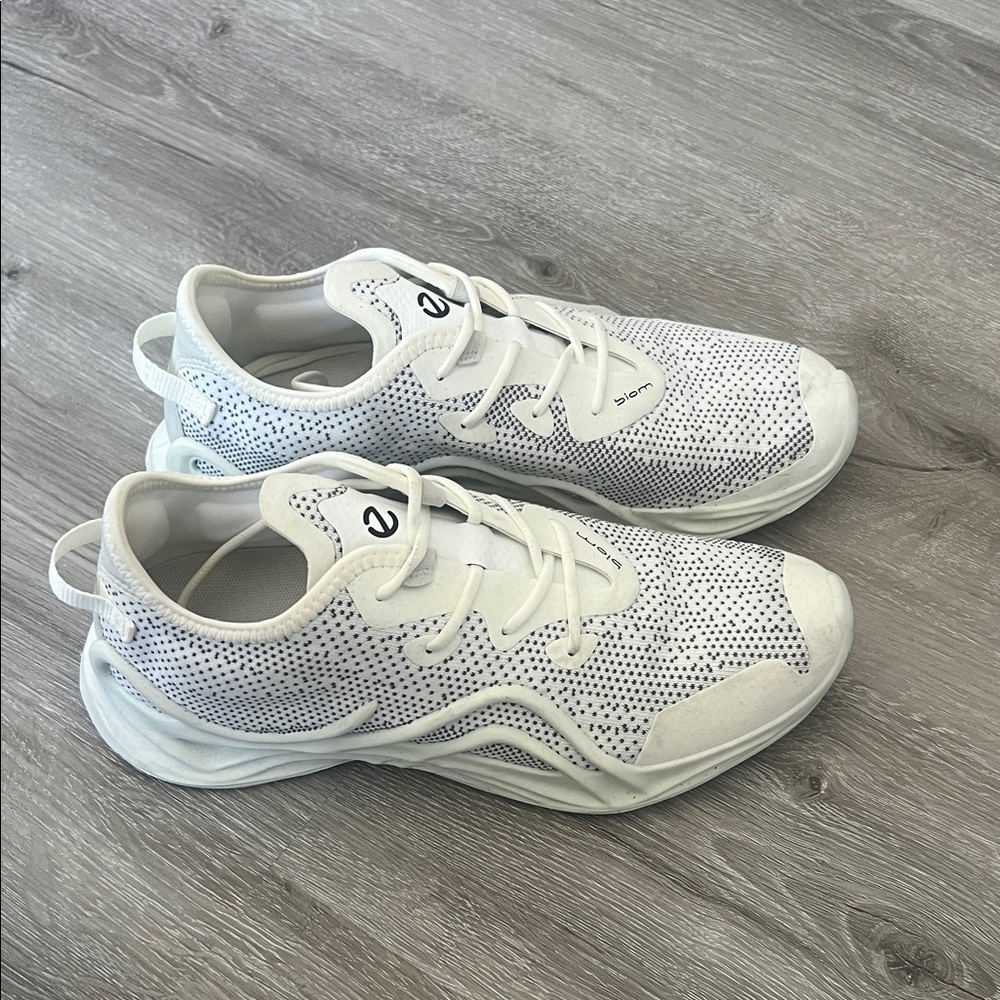 Ecco White and Gray Athletic Sneakers